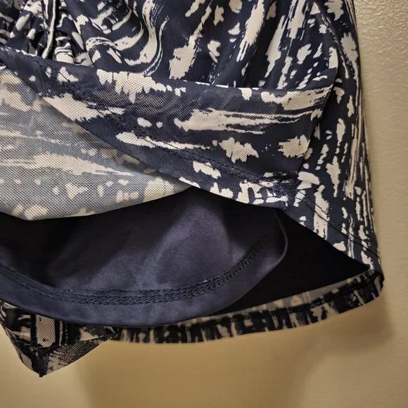 Cable & Gauge Blue Patterned Sleeveless Button Front V-Neck Collared Top - M - Picture 8 of 11